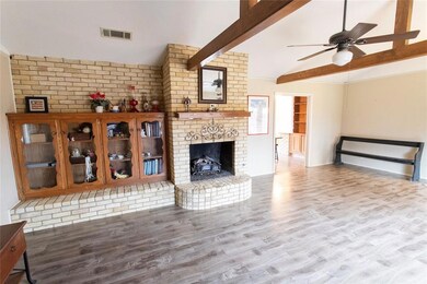 729 Thousand Oaks Dr, Hurst, TX 76054 - photo 7