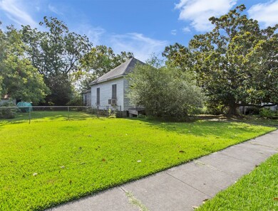 814 Columbia St, Houston, TX 77007 - photo 4