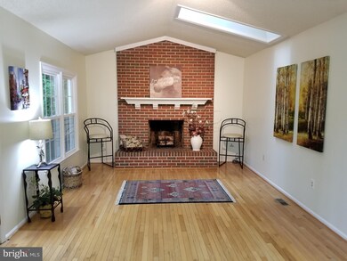 14800 Forsythia Terrace, Burtonsville, MD 20866 - photo 4