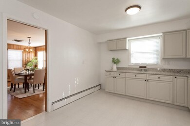 925 Ray Rd, Hyattsville, MD 20783 - photo 7