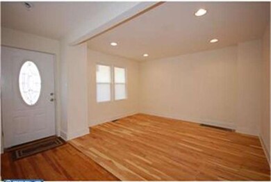 112 S Line St, Lansdale, PA 19446 - photo 2