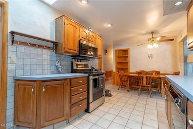 2025 S Plaza Dr, Akron, OH 44319 - photo 4