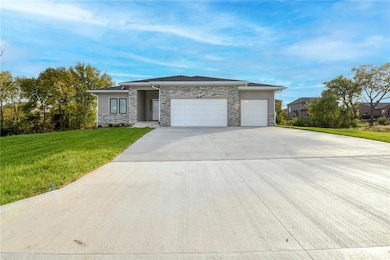 3916 SW Flintrock Dr, Lee's Summit, MO 64082 - photo 2