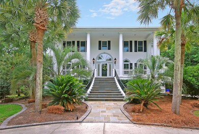 Exterior Front 003