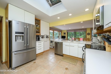 10 Deercrest Dr, Holmdel, NJ 07733 - photo 5