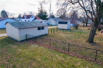 327 Oak St, Tipton, IN 46072 - photo 3