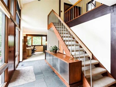 Entry/Foyer.