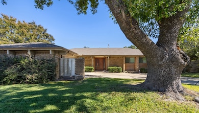 15606 Kingscrest Cir, Dallas, TX 75248 - photo 4