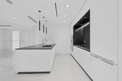 Aston Martin Residences unit 1103, Miami, FL 33131 - photo 6