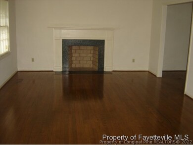 555 Lennox Dr, Fayetteville, NC 28303 - photo 3