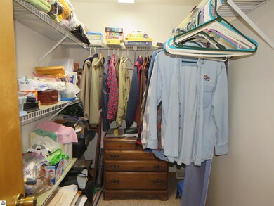 121 W Ridge Cir, Leroy, MI 49655 - photo 7