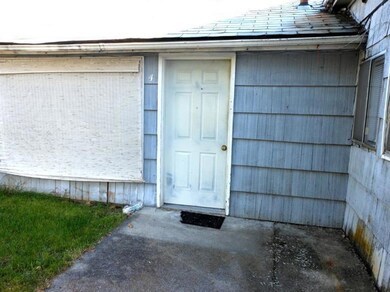 917 E Pine St, Central Point, OR 97502 - photo 3