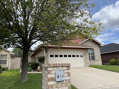 614 Courtney St, Fredericksburg, TX 78624 - photo 2