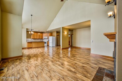 006_Living Room