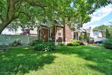 267 Locust Ave, Staten Island, NY 10306 - photo 4