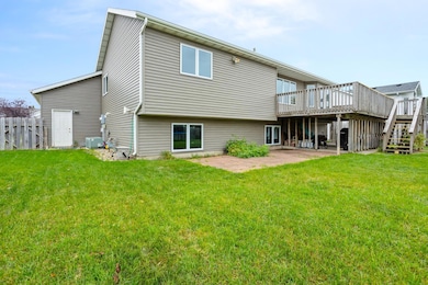 2707 Parkview Dr S, Fargo, ND 58103 - photo 2