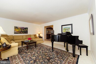 7808 Valleyfield Dr, Springfield, VA 22153 - photo 5