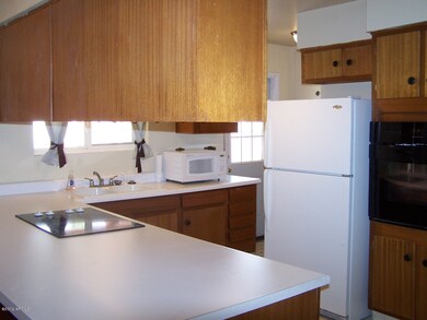 Refrigerator included and washer/dryer
