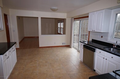 9 Hidden Pond Ln, Holmdel, NJ 07733 - photo 4