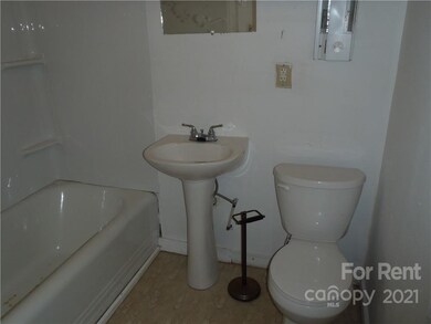 515 S Meeting St, Statesville, NC 28677 - photo 6