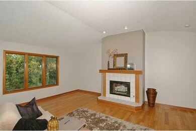 3010 Shadow Creek Ln, Des Moines, IA 50320 - photo 5