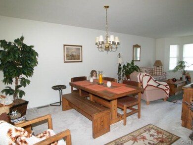 227 Park Ridge Dr, Easton, PA 18040 - photo 4