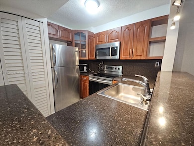 8145 NW 7th St unit 411, Miami, FL 33126 - photo 6