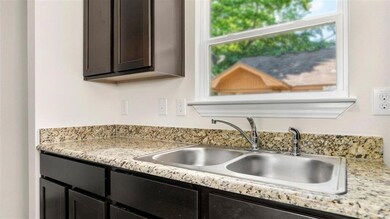 516 N Elliott Ave, Sherman, TX 75090 - photo 7