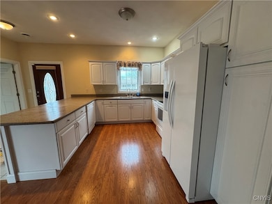 52 Bronson St, Oswego, NY 13126 - photo 4