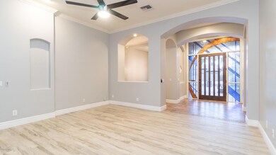 822 W Armstrong Way-19