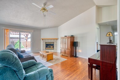 105_1841 NE 7th_Pro Property Photos by W