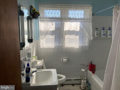 37 Pine St, Beverly, NJ 08010 - photo 4