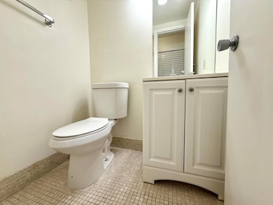 62 Norwich C, West Palm Beach, FL 33417 - photo 6