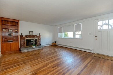 15 Day Cir, Woburn, MA 01801 - photo 4