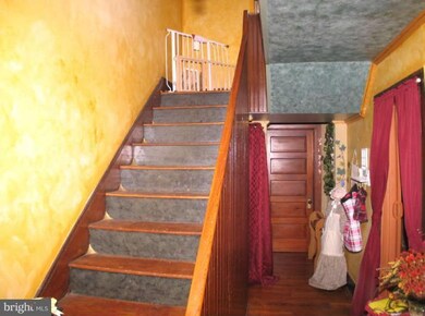 395 N Massanutten St, Strasburg, VA 22657 - photo 4