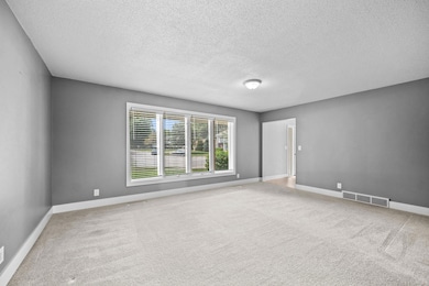 7-web-or-mls-2751 Cleveland Dr-4