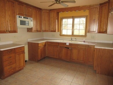 2 4th Ave, Dudley, MA 01571 - photo 5