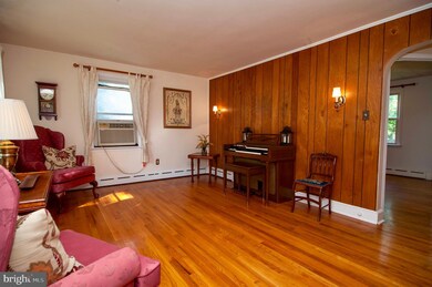 412 Heston Ave, Norristown, PA 19403 - photo 3