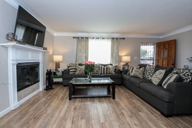 5013 E 2nd St Living room