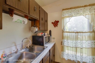 CASTLE KITCHEN 4
