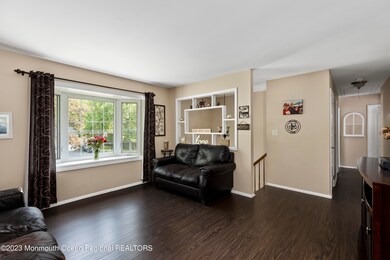 15 NEWBURY CIR HOWELL-9
