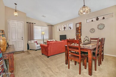 2719 E Fremont Rd Phoenix AZ-large-006-0