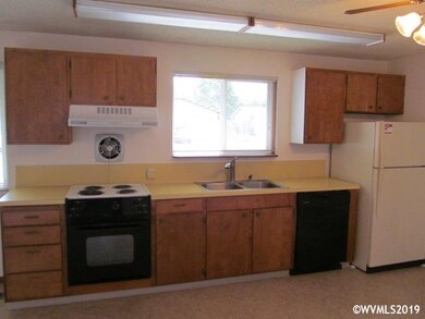 712 Aldercrest Dr, Newberg, OR 97132 - photo 6