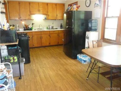 Kitchen Spacious kitchen, newer windows
