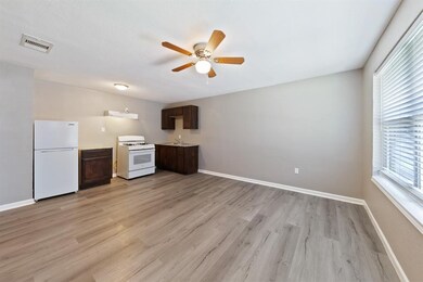 Stylish laminate hardwood floors, stainless steel