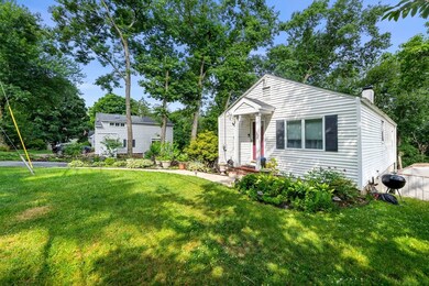 234 Dale St, North Andover, MA 01845 - photo 4