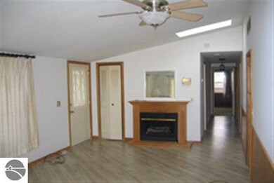 700 E Allen Ct, Au Gres, MI 48703 - photo 5