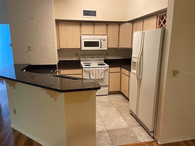 Kitchen w/ Bar