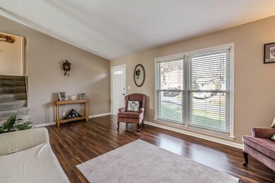 6812 Creedmoor Ct, Louisville, KY 40228 - photo 4