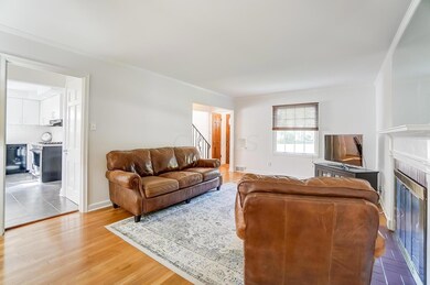 Living Room Into Kitchen
